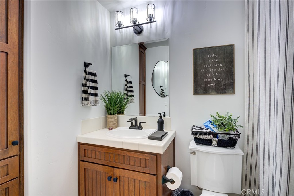 995 Jacqueline Property Photo 34