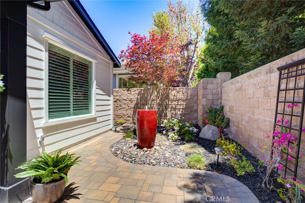 995 Jacqueline Property Photo 47