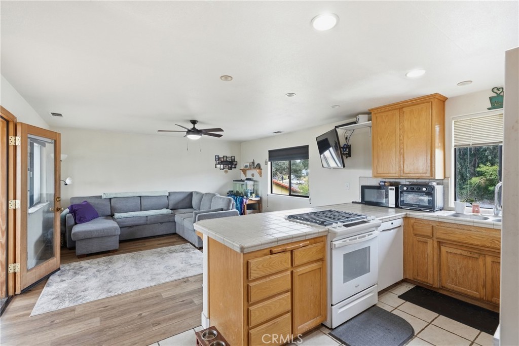 670 Camino Contento Property Photo 43