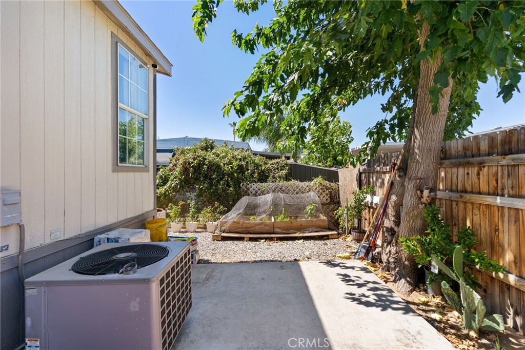 6601 Eucalyptus 12 Property Photo 23
