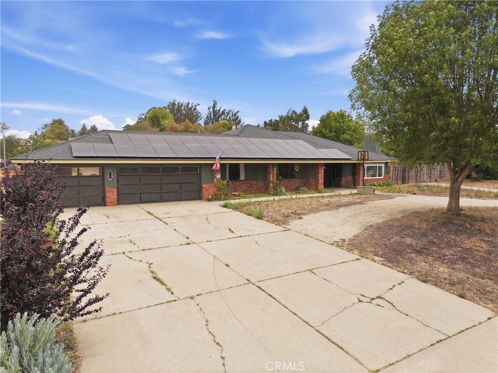 320 Pablo Lane Property Photo 2