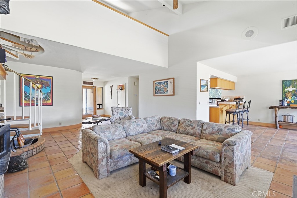 9875 Suey Creek Property Photo 6