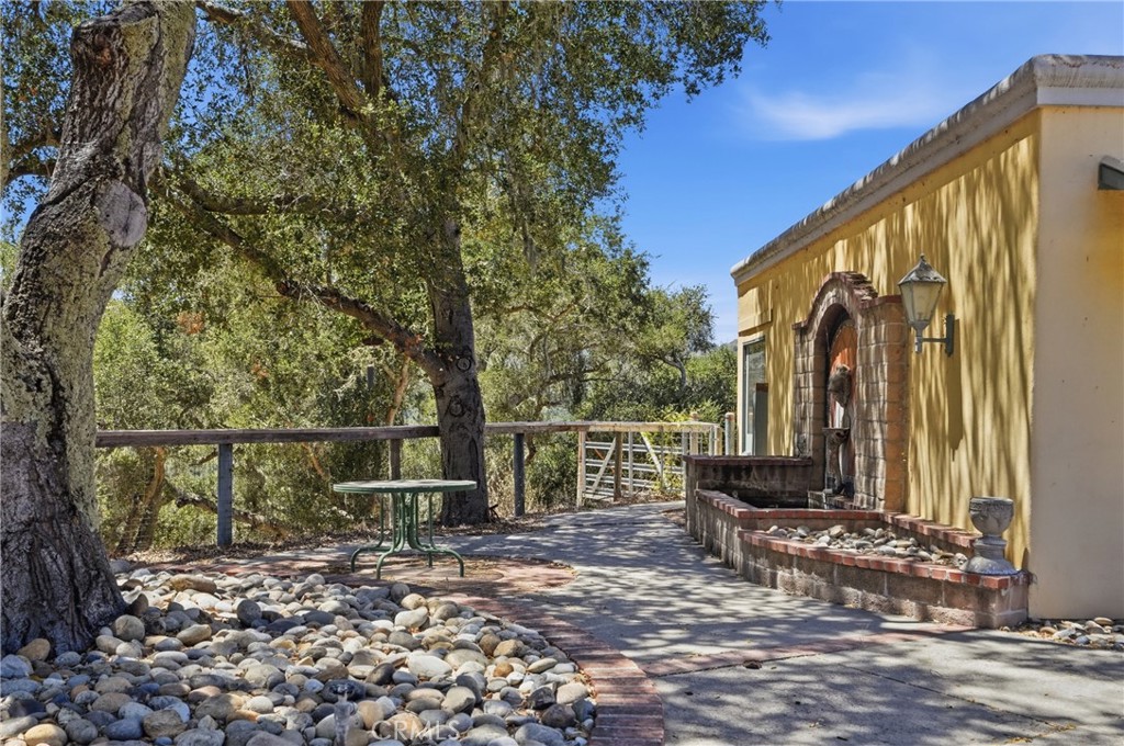 9875 Suey Creek Property Photo 43