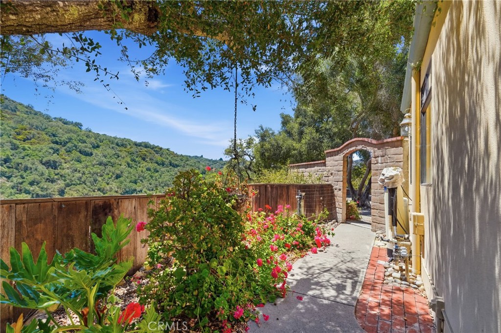 9875 Suey Creek Property Photo 44
