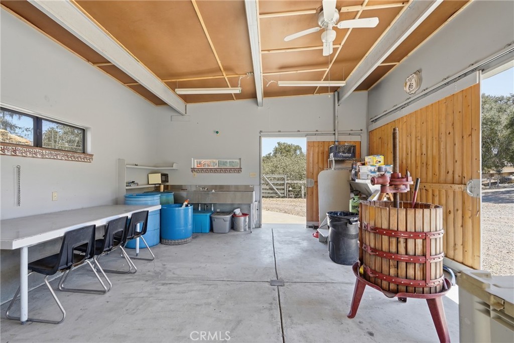 9875 Suey Creek Property Photo 54