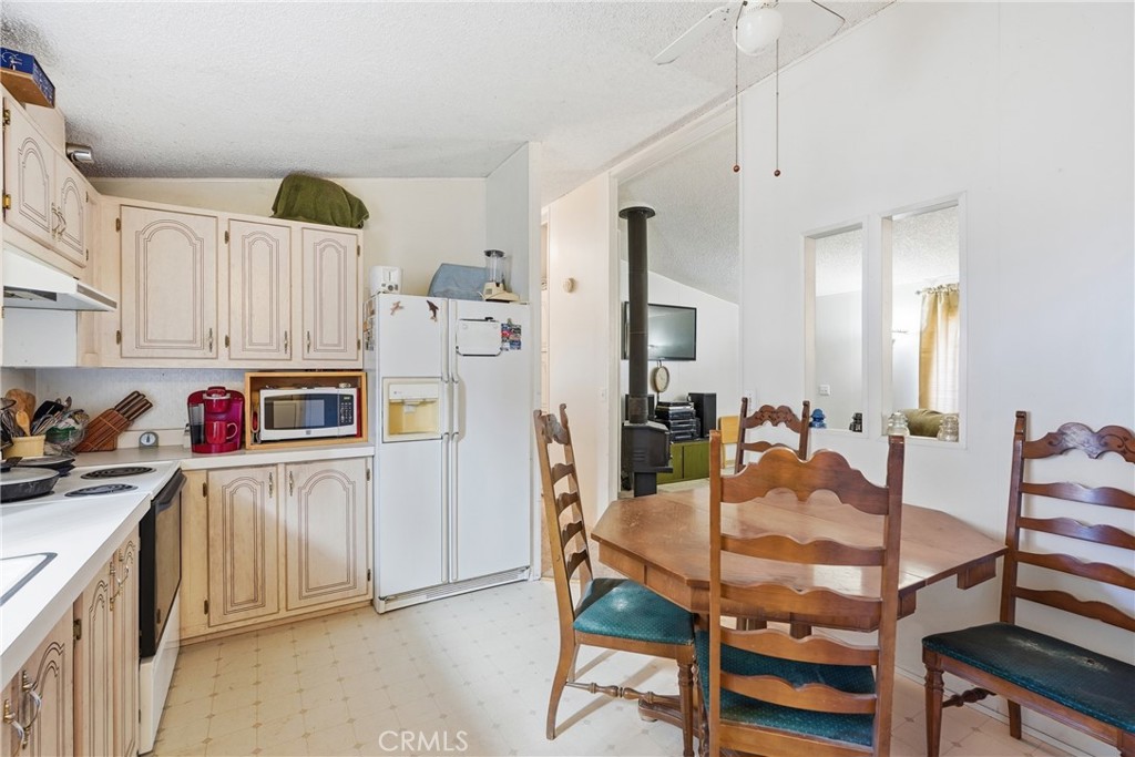 9875 Suey Creek Property Photo 59