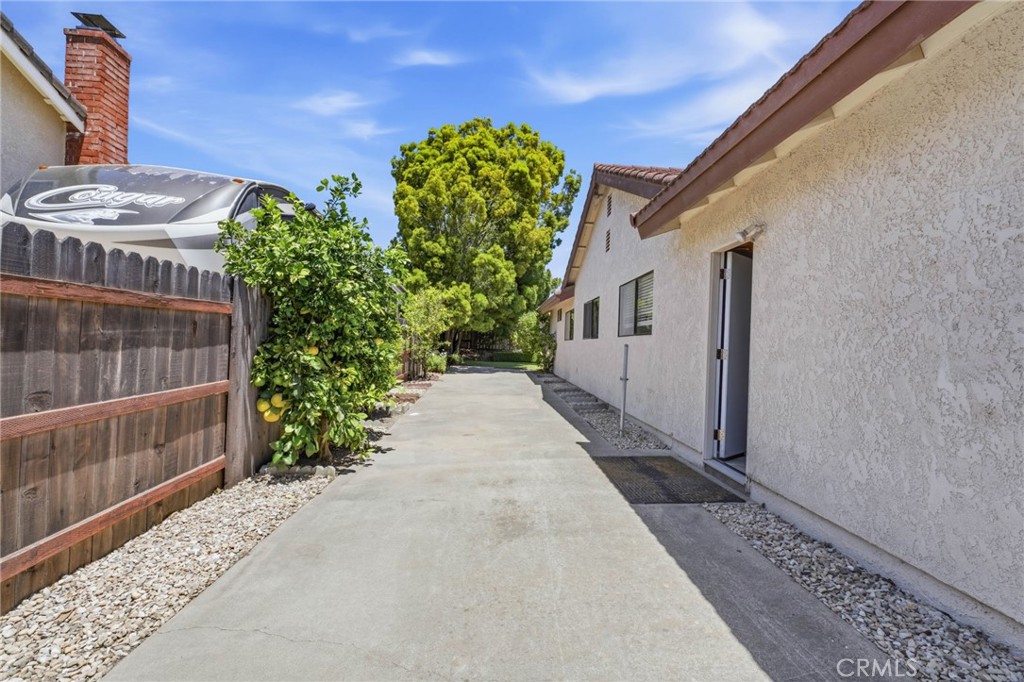 4332 Manchester Court Property Photo 4