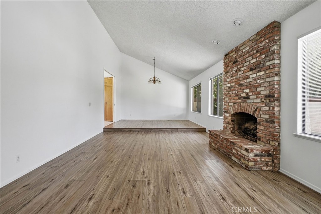 4332 Manchester Court Property Photo 9