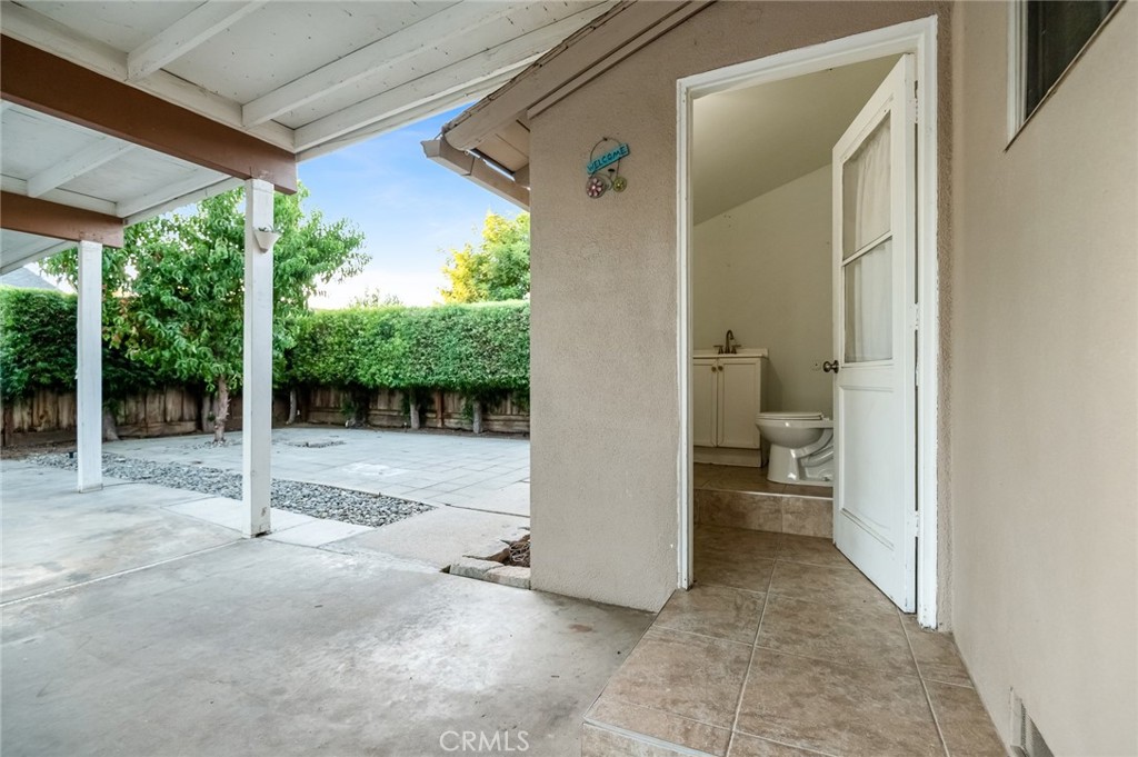 1237 S Clover Property Photo 17
