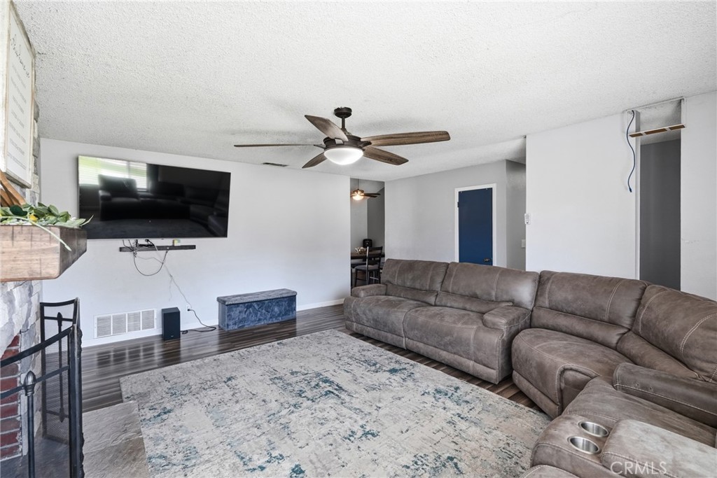 4415 Glines Property Photo 8