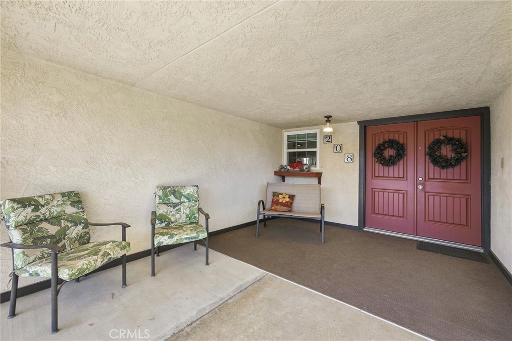 208 Glen Oaks Property Photo 3