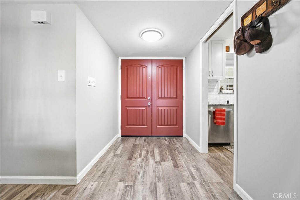 208 Glen Oaks Property Photo 4
