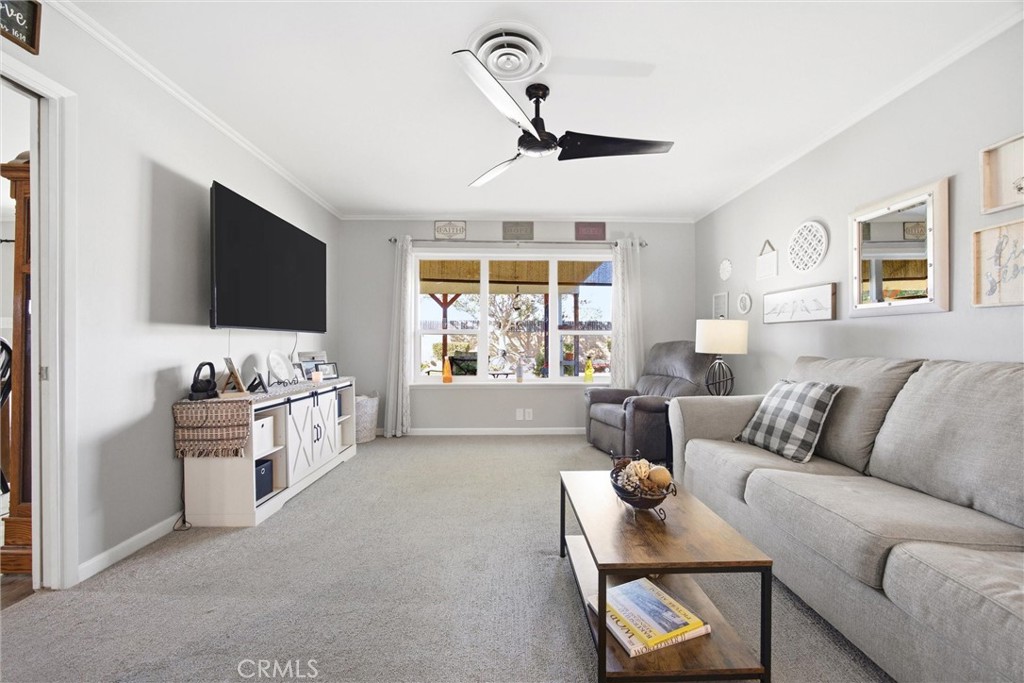 208 Glen Oaks Property Photo 8