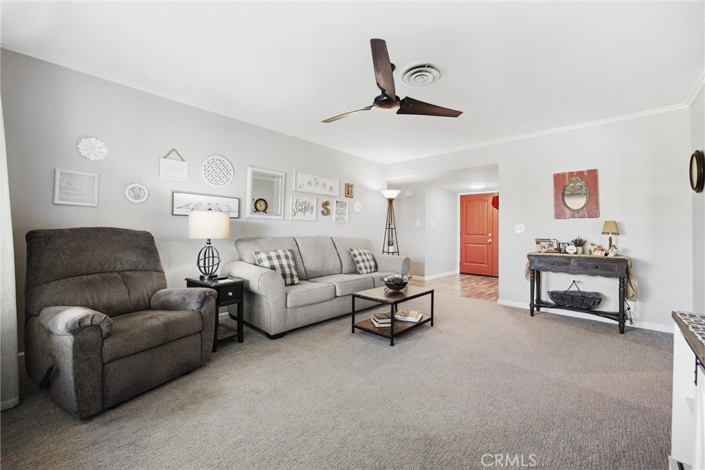 208 Glen Oaks Property Photo 9