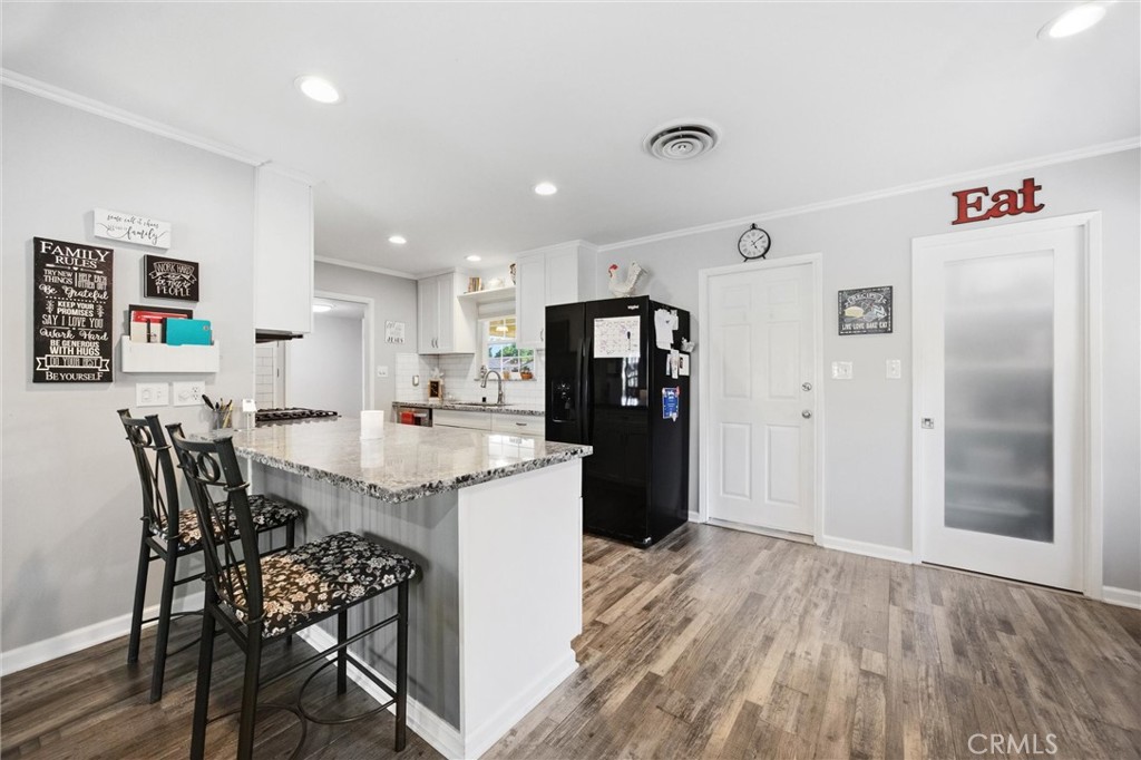 208 Glen Oaks Property Photo 15