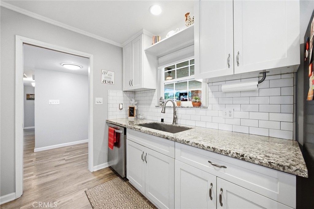 208 Glen Oaks Property Photo 18