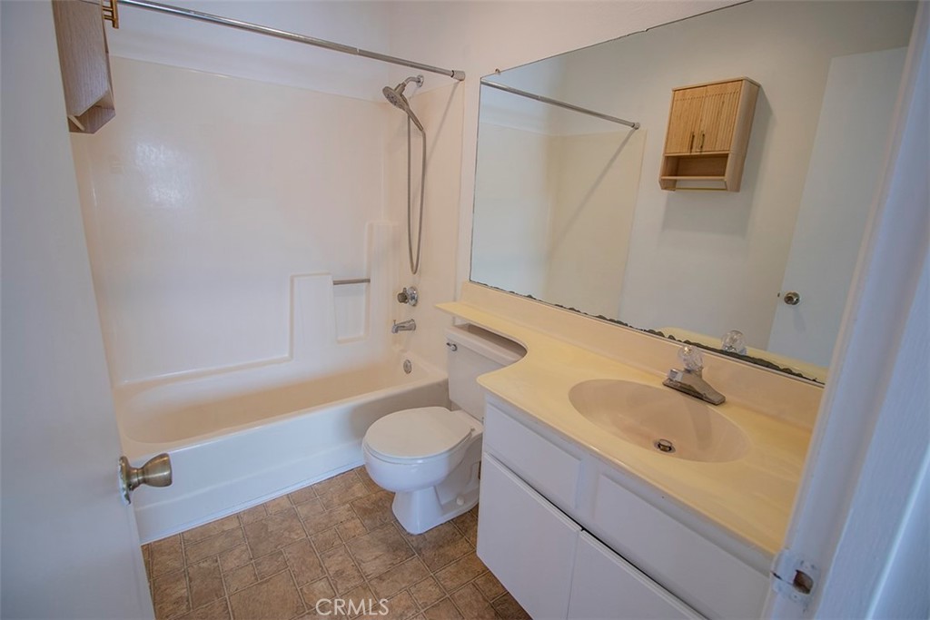 2460 Village Green Property Photo 16