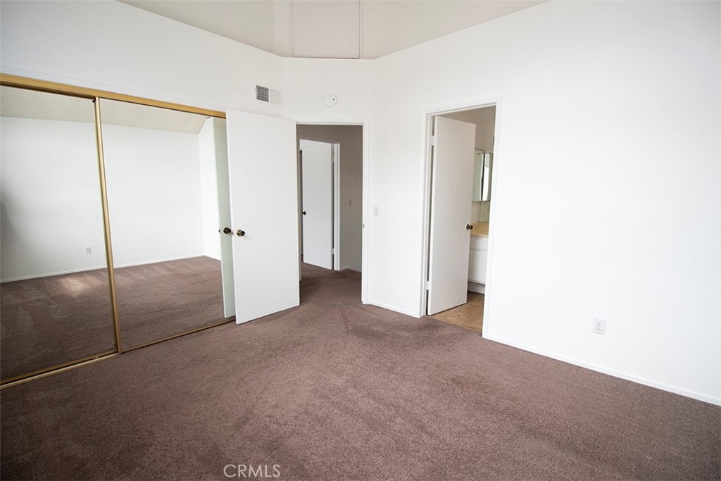 2460 Village Green Property Photo 20