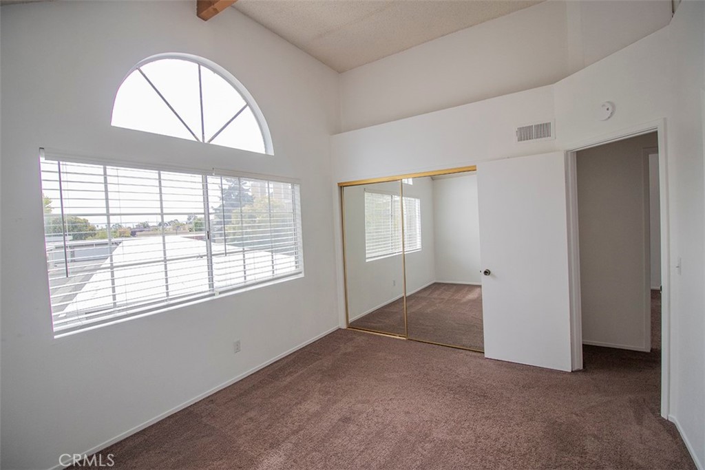 2460 Village Green Property Photo 21