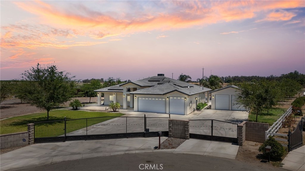 14111 Danbur Property Photo 2