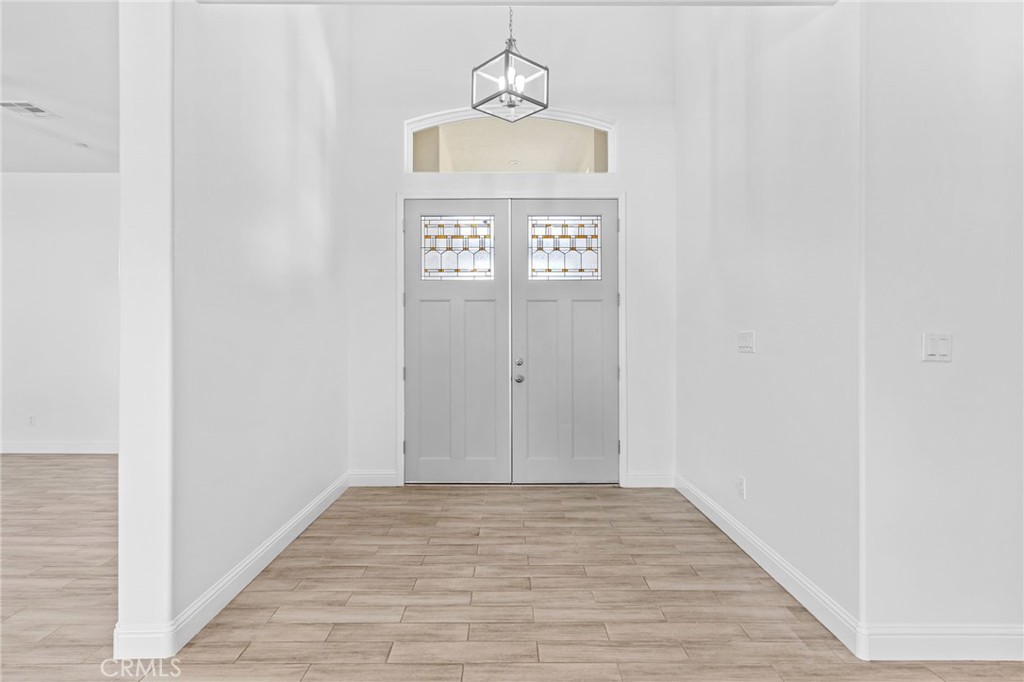 14111 Danbur Property Photo 3