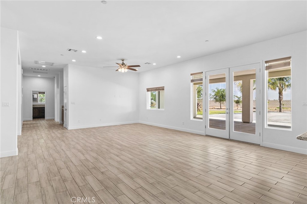 14111 Danbur Property Photo 6