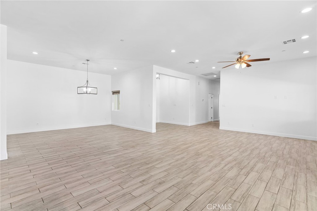 14111 Danbur Property Photo 7