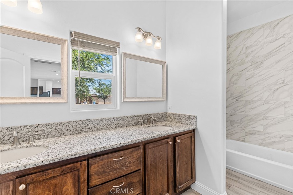 14111 Danbur Property Photo 10