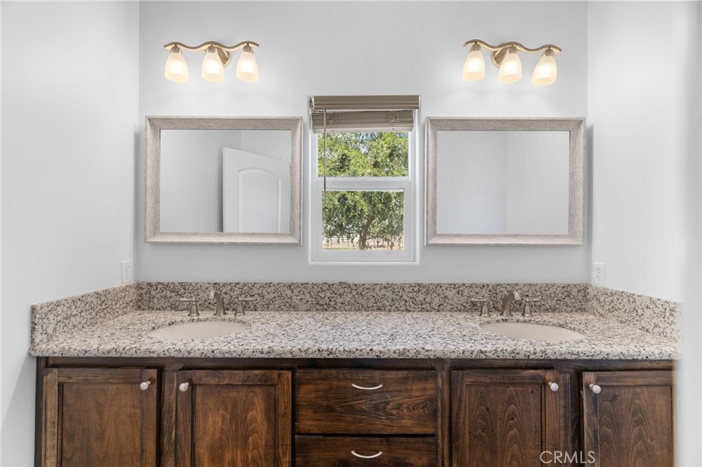 14111 Danbur Property Photo 28