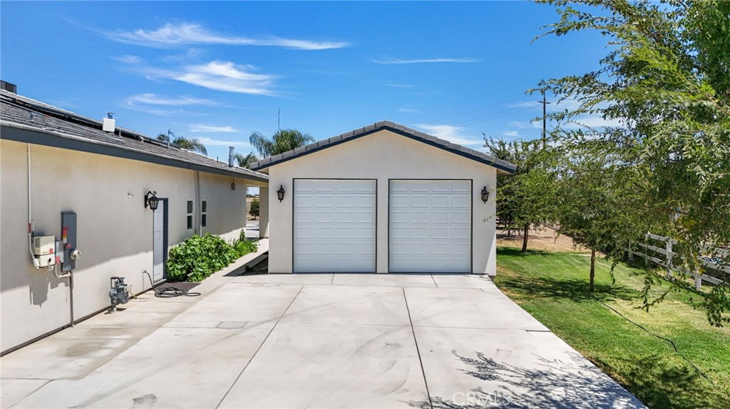 14111 Danbur Property Photo 43