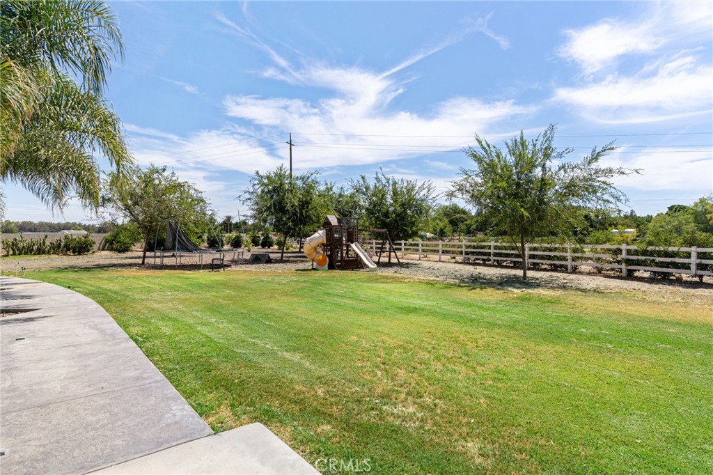 14111 Danbur Property Photo 48