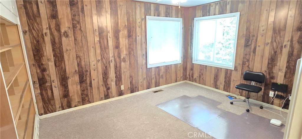 133 N G Street Property Photo 25