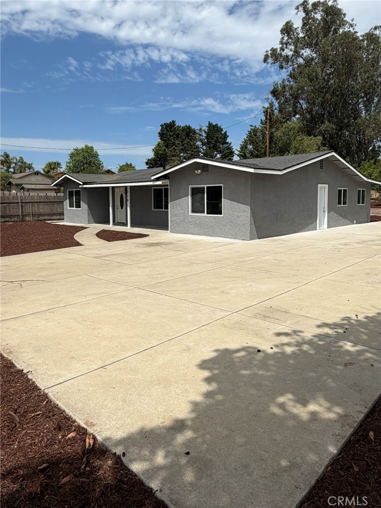 712 Southland Property Photo 3