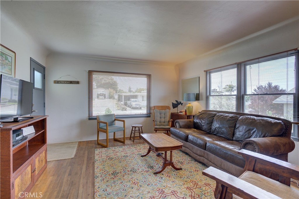 953 Anchor Street Property Photo 4