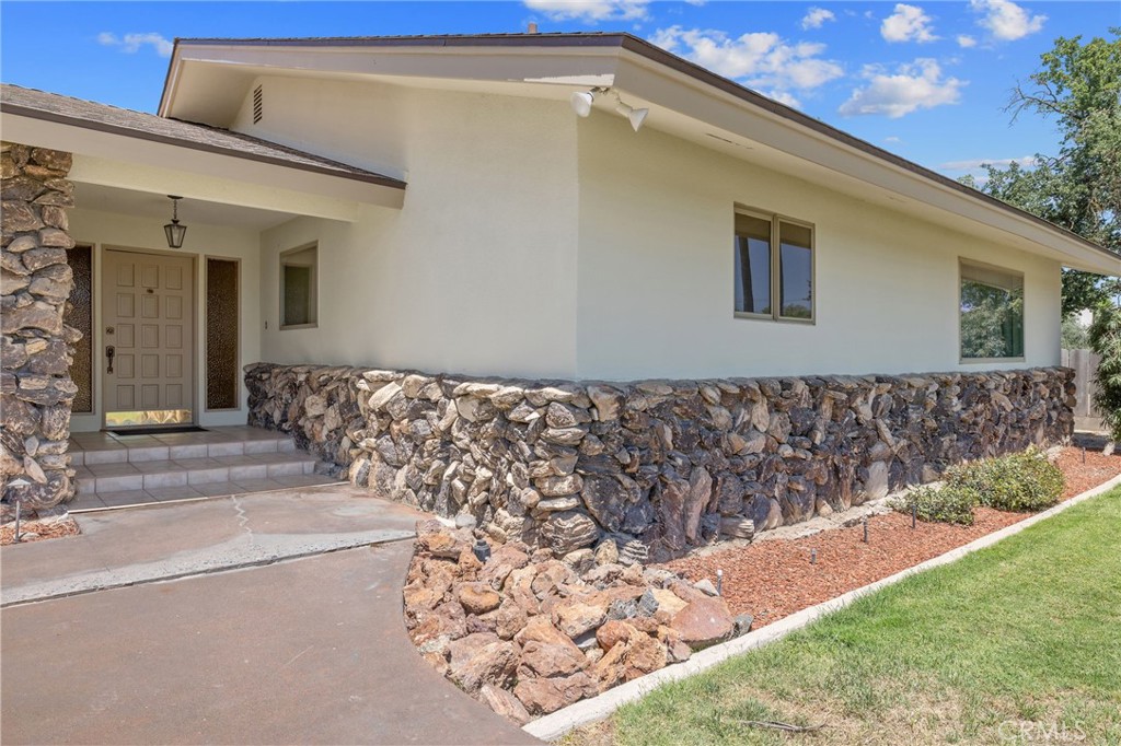8640 12th Property Photo 5