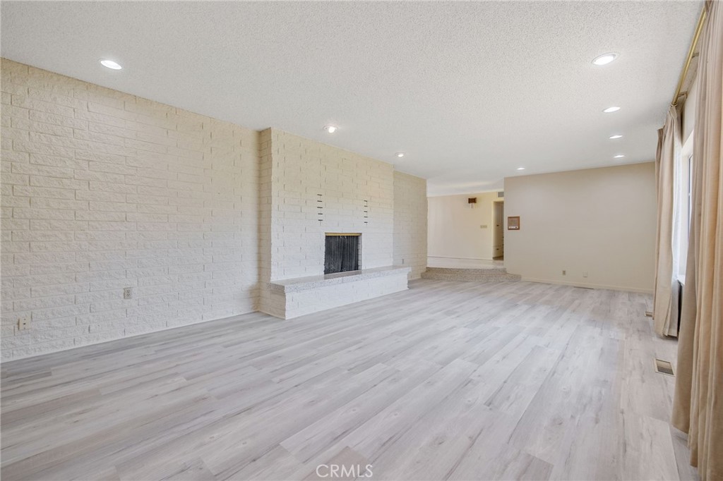 8640 12th Property Photo 10