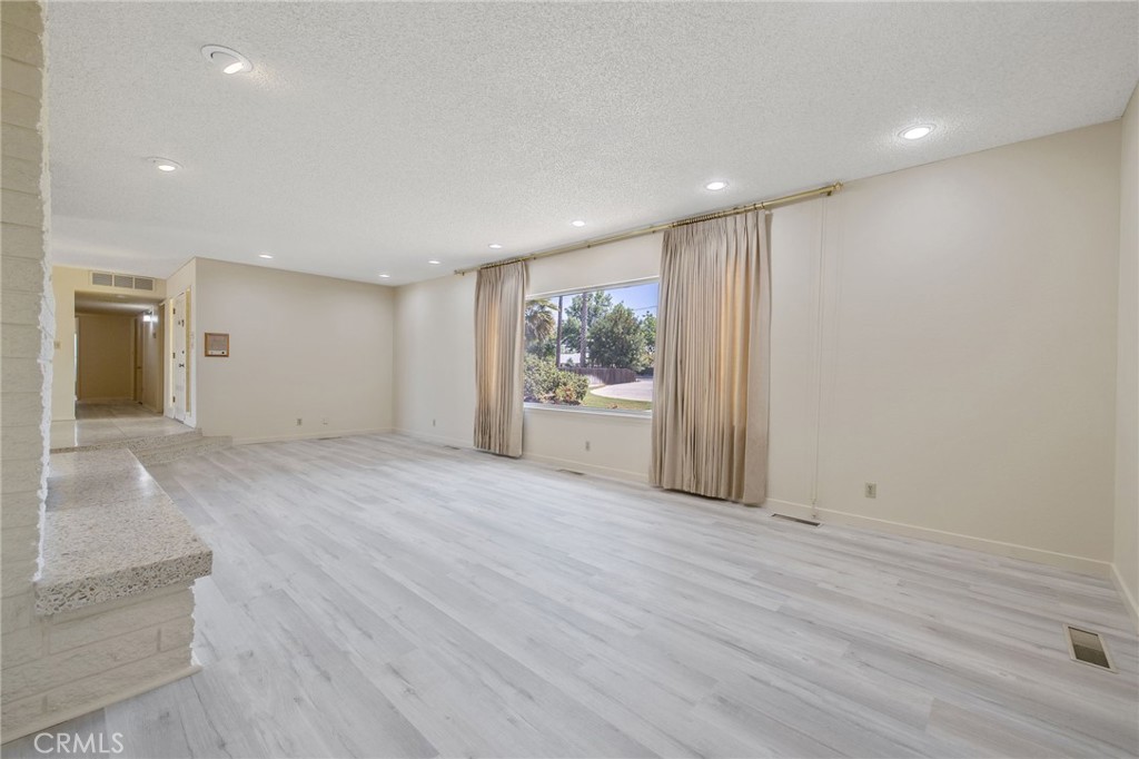 8640 12th Property Photo 11