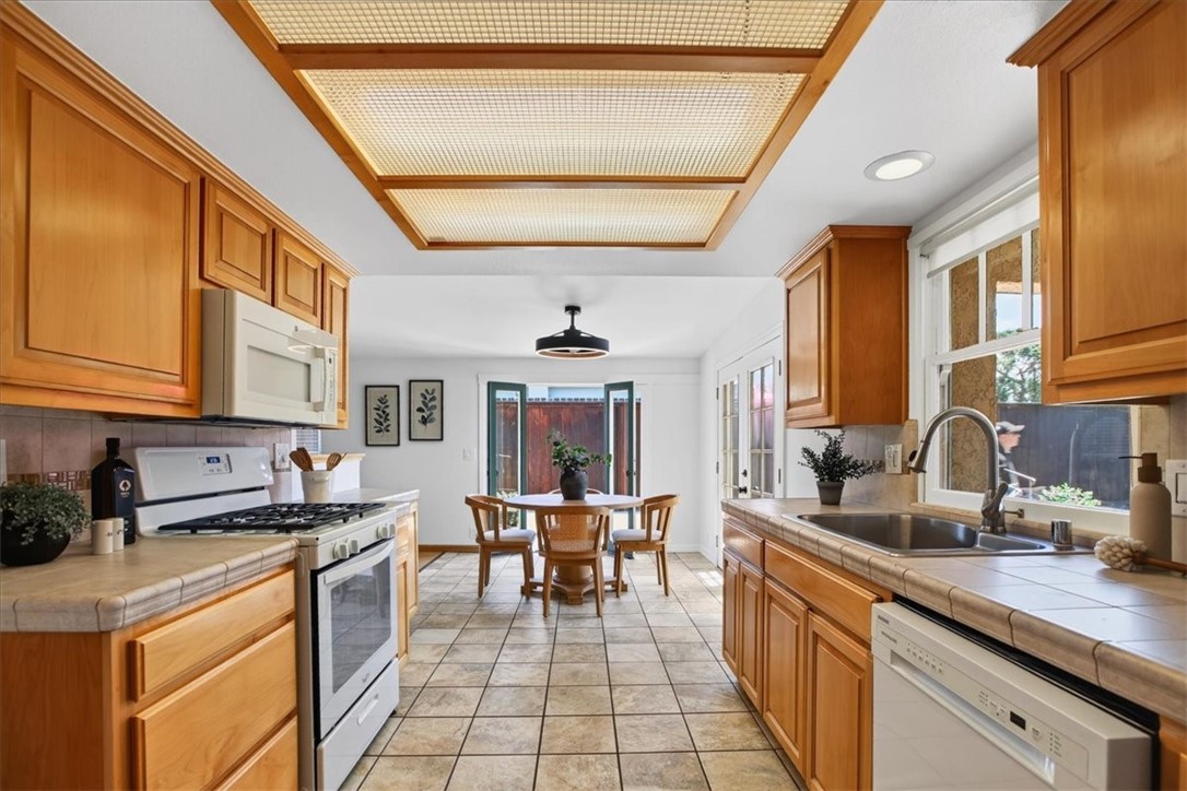 1038 Fair Oaks Avenue Property Photo 16