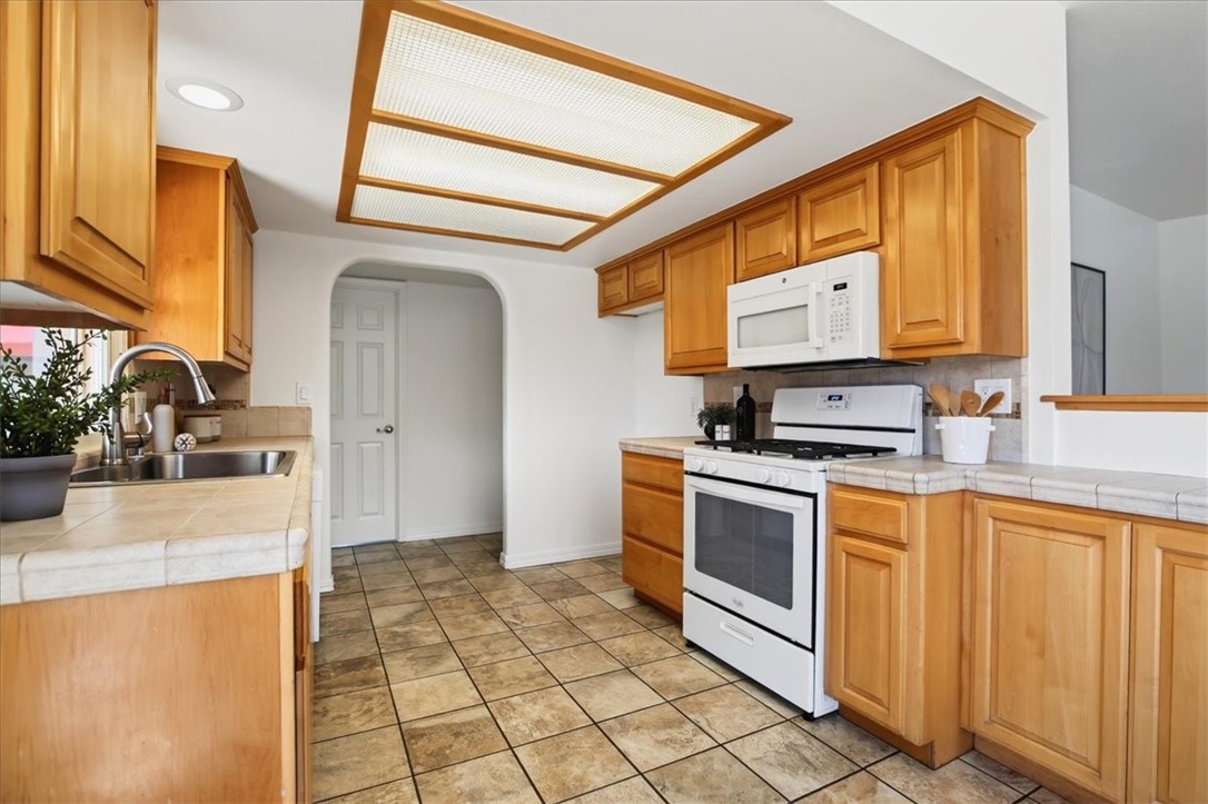 1038 Fair Oaks Avenue Property Photo 17