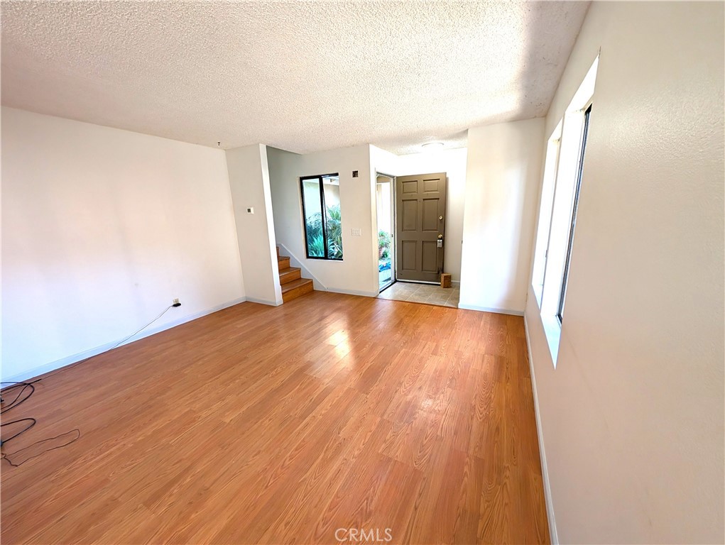 1609 Manhattan Property Photo 2
