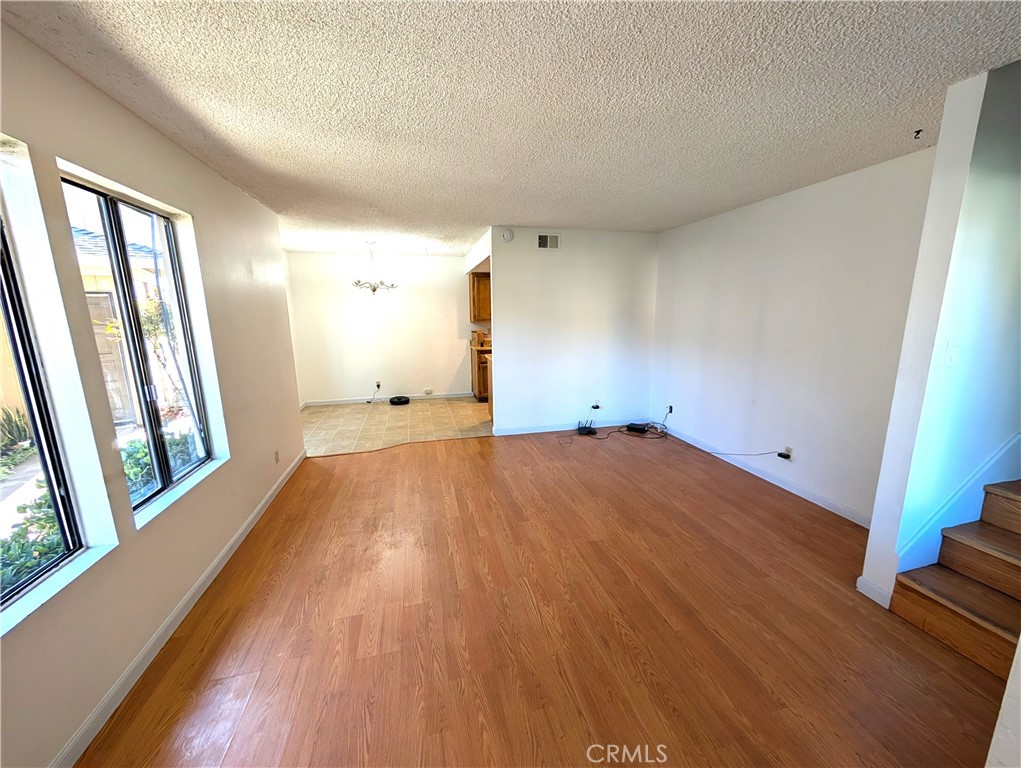 1609 Manhattan Property Photo 4