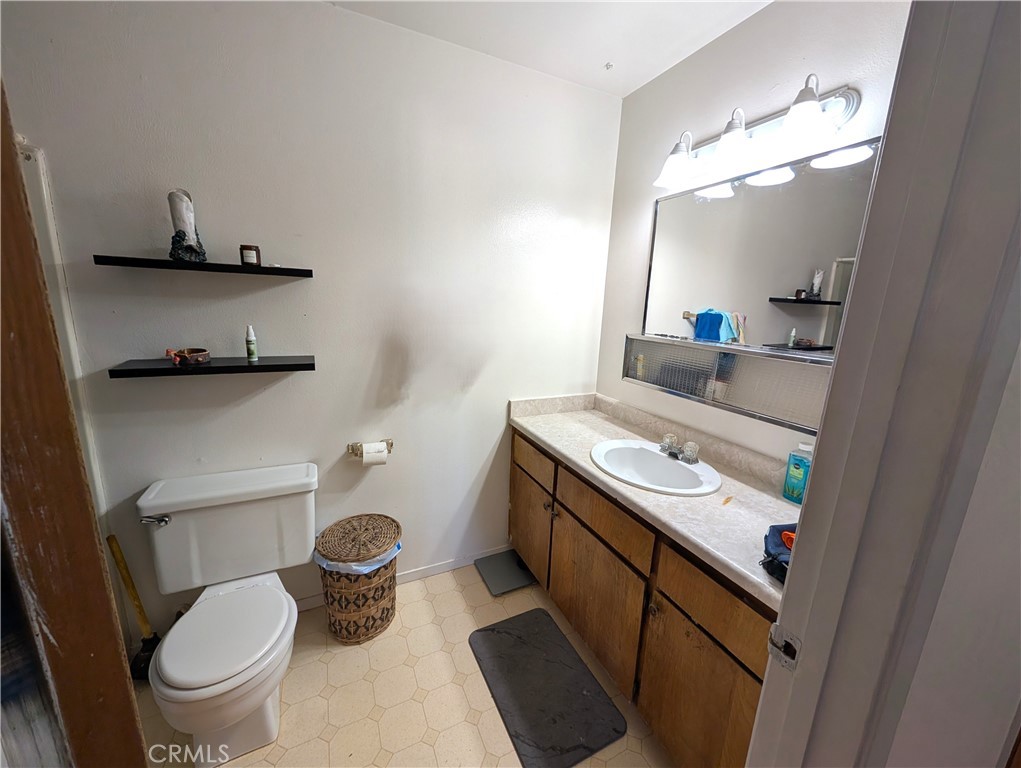1609 Manhattan Property Photo 7