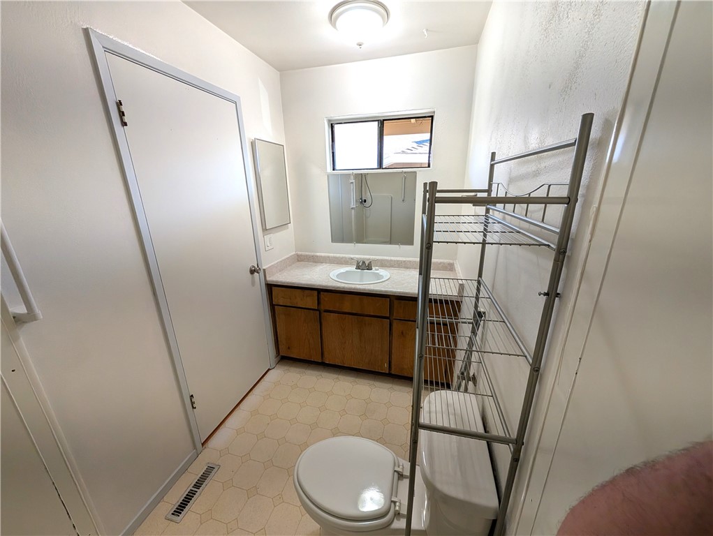 1609 Manhattan Property Photo 10