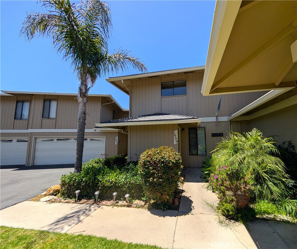 1609 Manhattan Property Photo 28