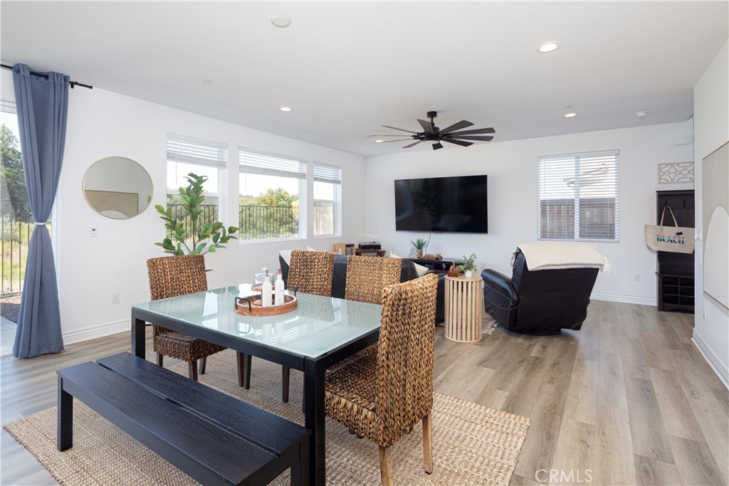 1142 Flax Property Photo 4