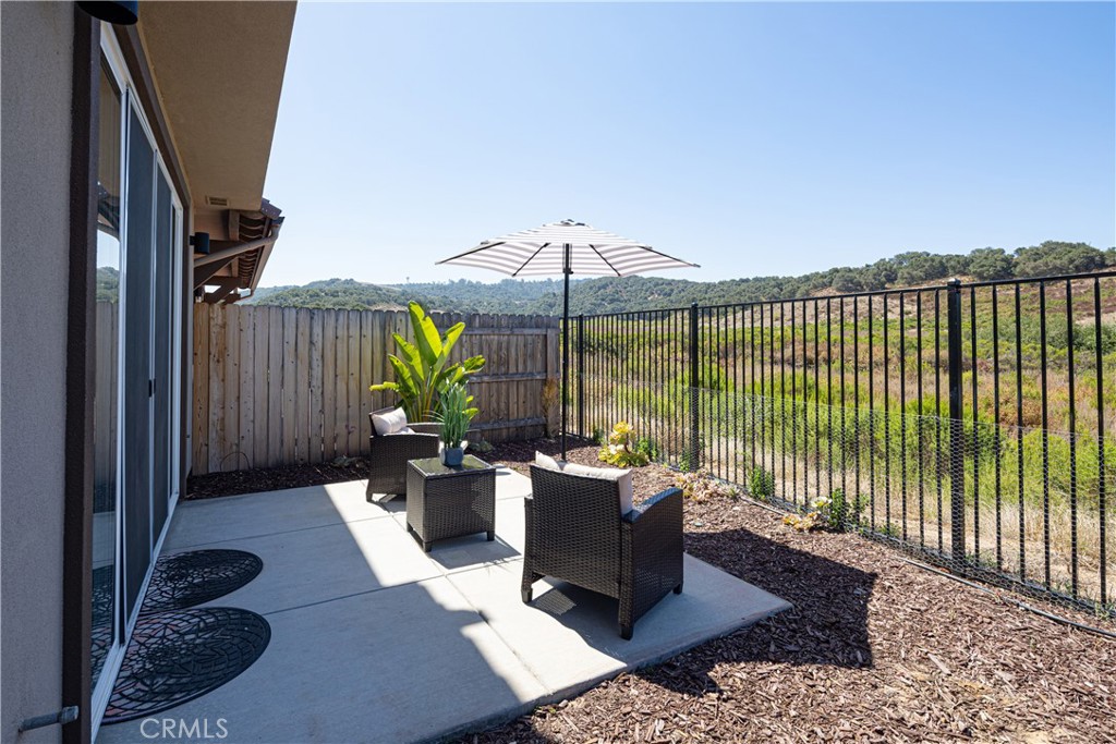 1142 Flax Property Photo 11