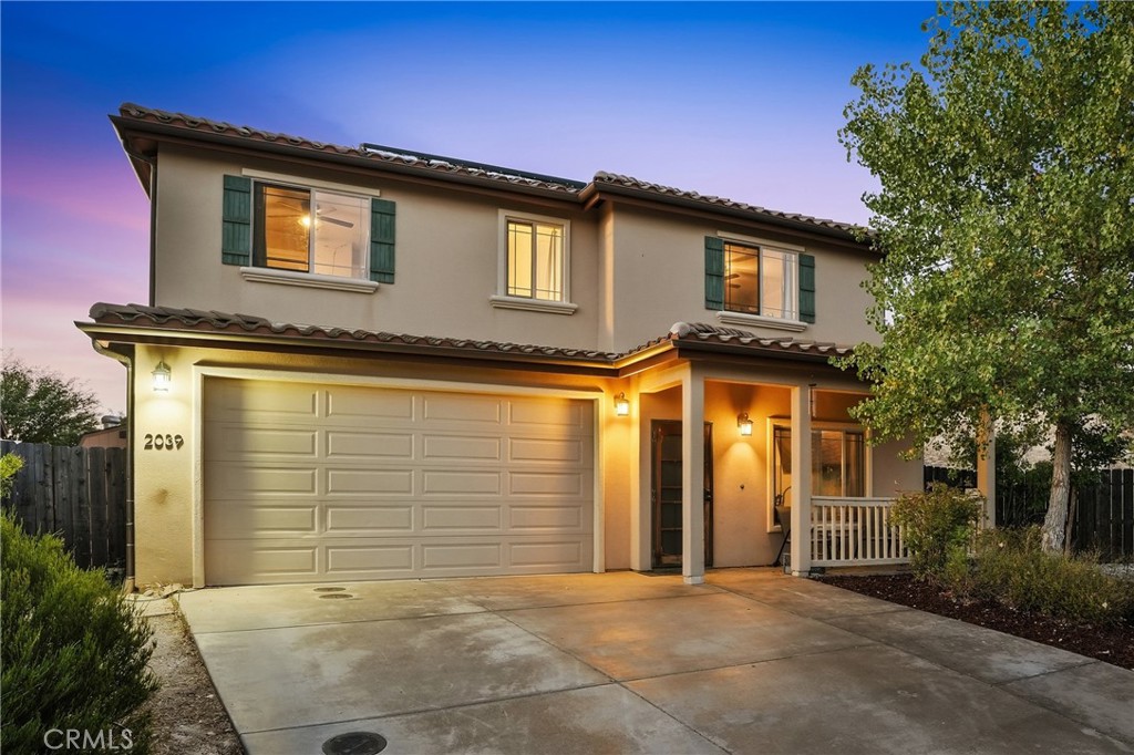 2039 Vista Oaks Way Property Photo 2