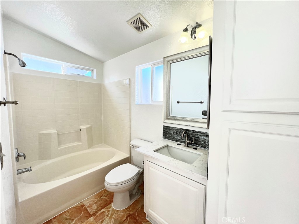 449 W Tefft 17 Property Photo 8