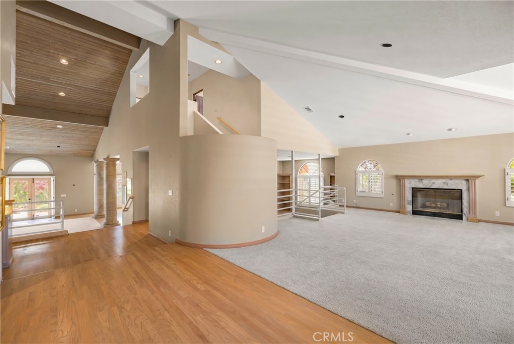 5939 Oakhill Drive Property Photo 4