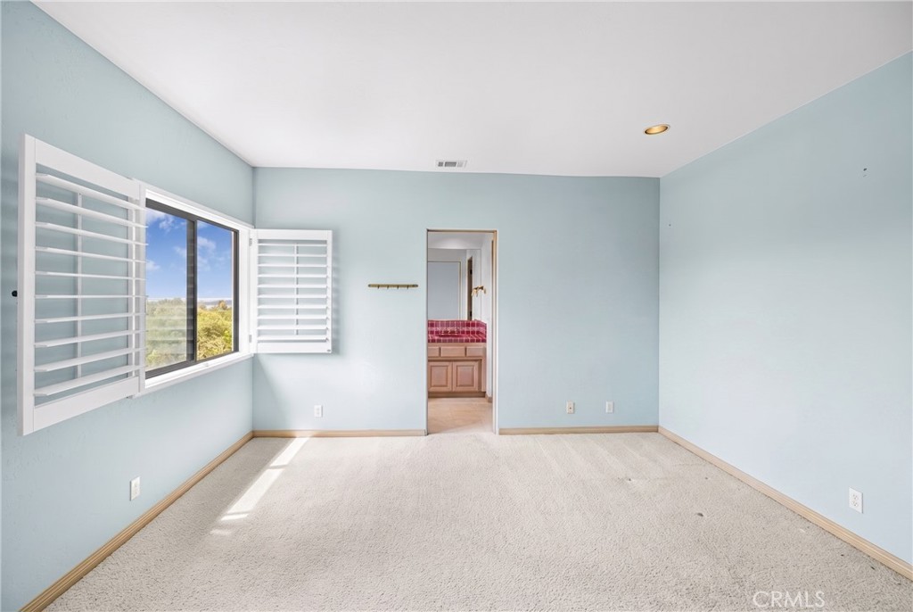 5939 Oakhill Drive Property Photo 7